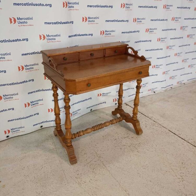 Scrittoio in stile metà 900