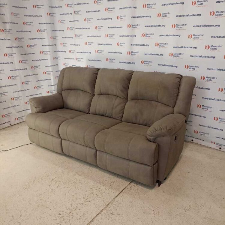 Divano elettrico 3 posti Mondo convenienza
