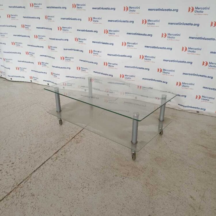 Tavolino in vetro su ruote