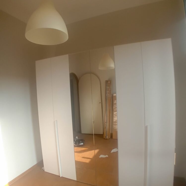 Armadio con specchio a 6 ante