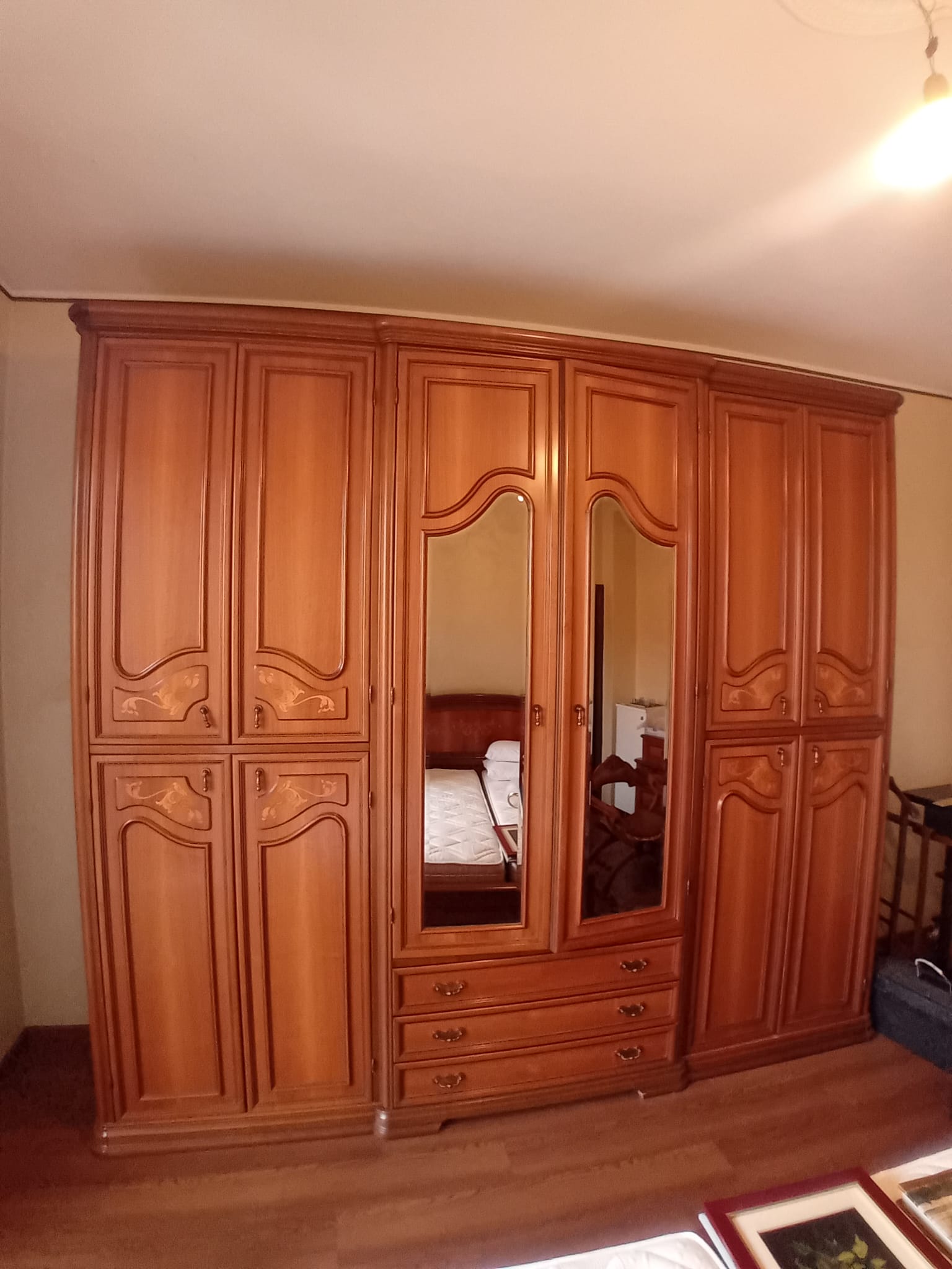 Armadio 10 ante con cassetto in stile - immagine 3