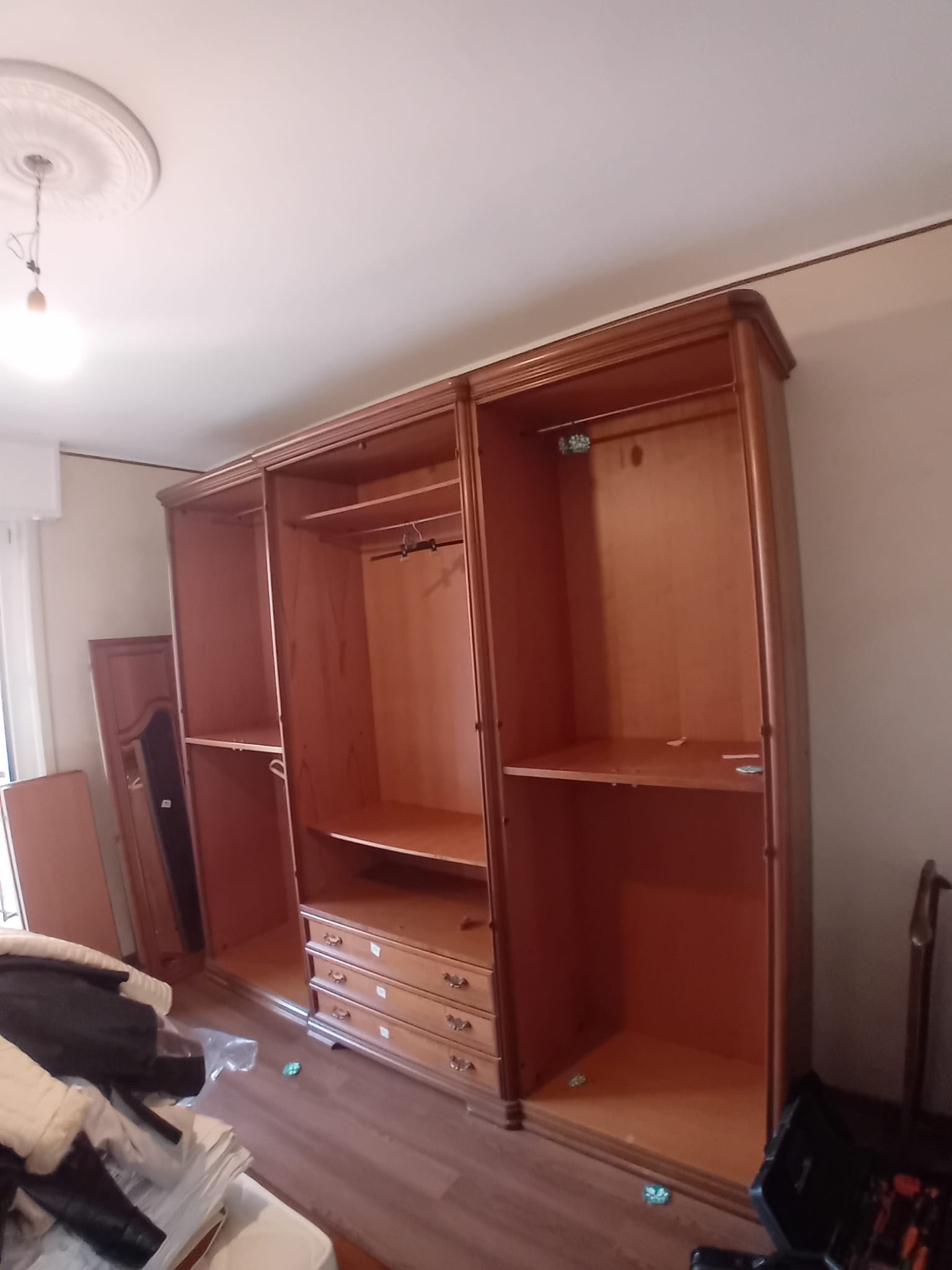 Armadio 10 ante con cassetto in stile - immagine 4