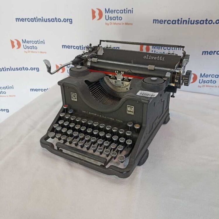 Macchina da scrivere Olivetti M40