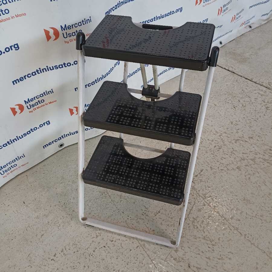 Scaletta Step Design Van Onck per Magis - immagine 2