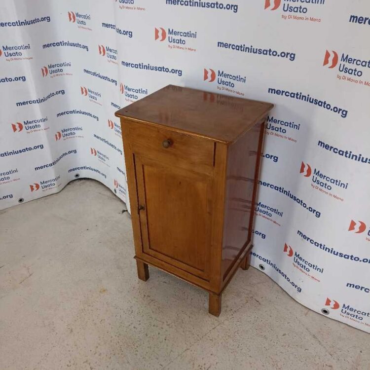 Comodino in legno massello prima metà 900