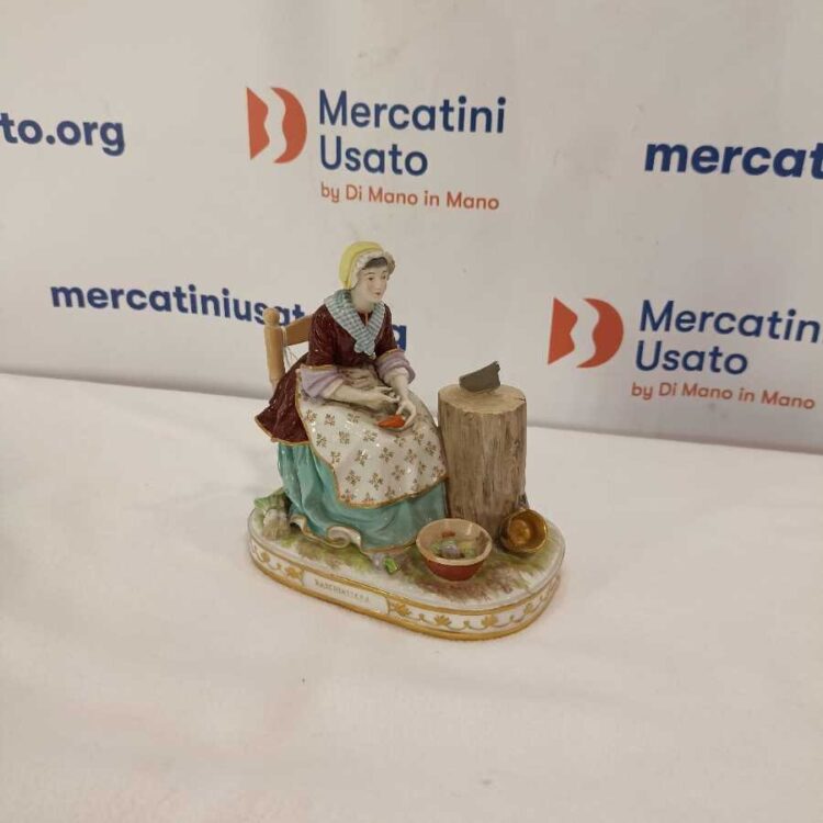 Figurina In Porcellana Manifattura Cozzi Titolo “”Raschiassera””