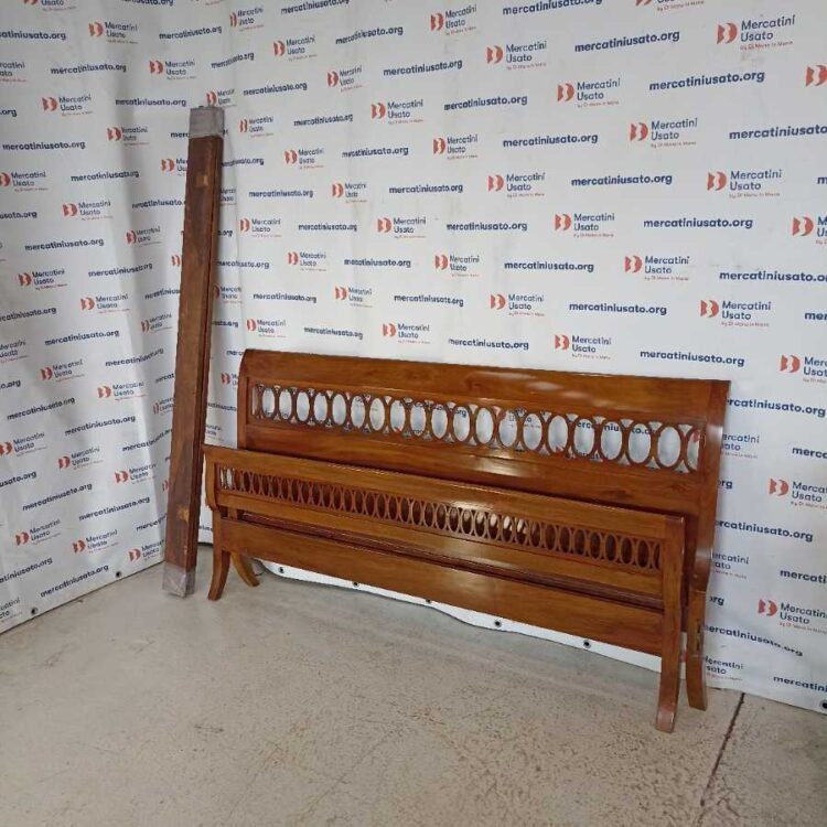 Letto matrimoniale in legno massello