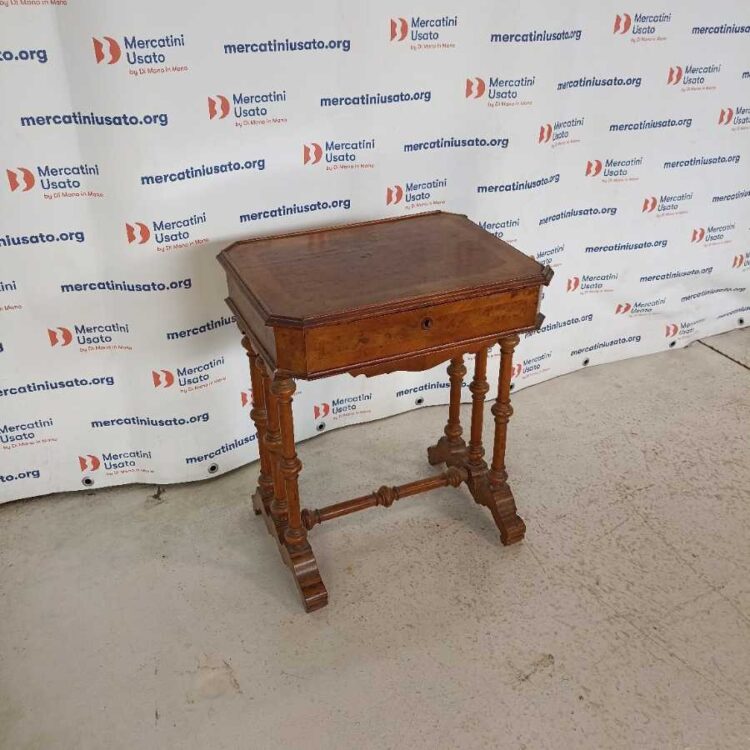 Tavolino da Lavoro prima metà 900