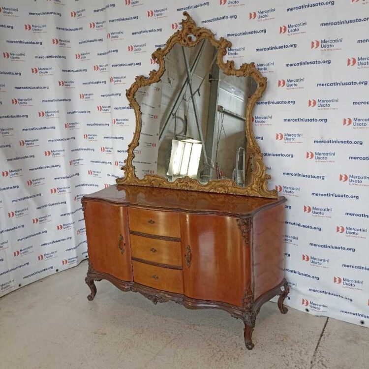 Cassettone con Specchio stile Chippendale
