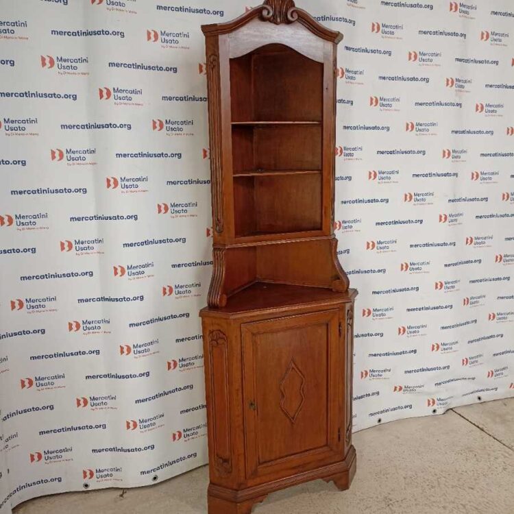 Angoliera metà 900 in stile