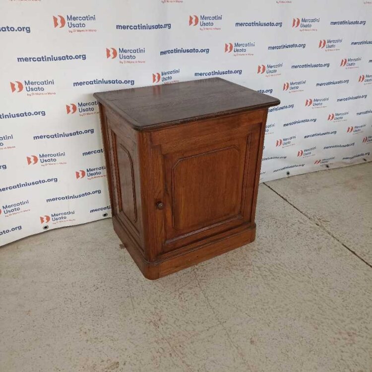 Piccola Credenza in stile