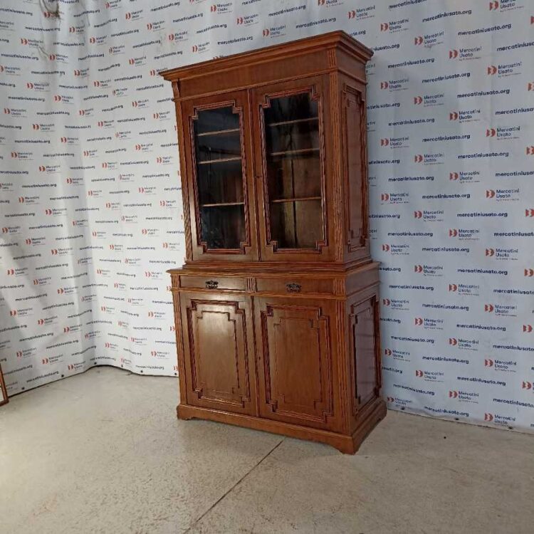Credenza impiallacciata Noce prima metà 900