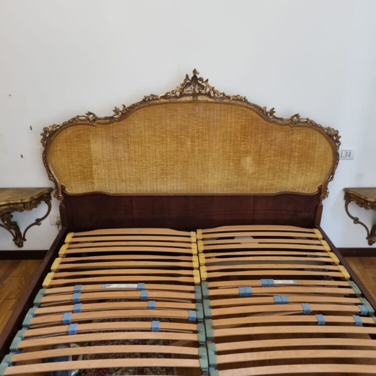 Letto matrimoniale in stile Barocco
