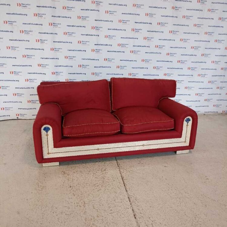 Divano Rosso con travertino e lapislazzuli
