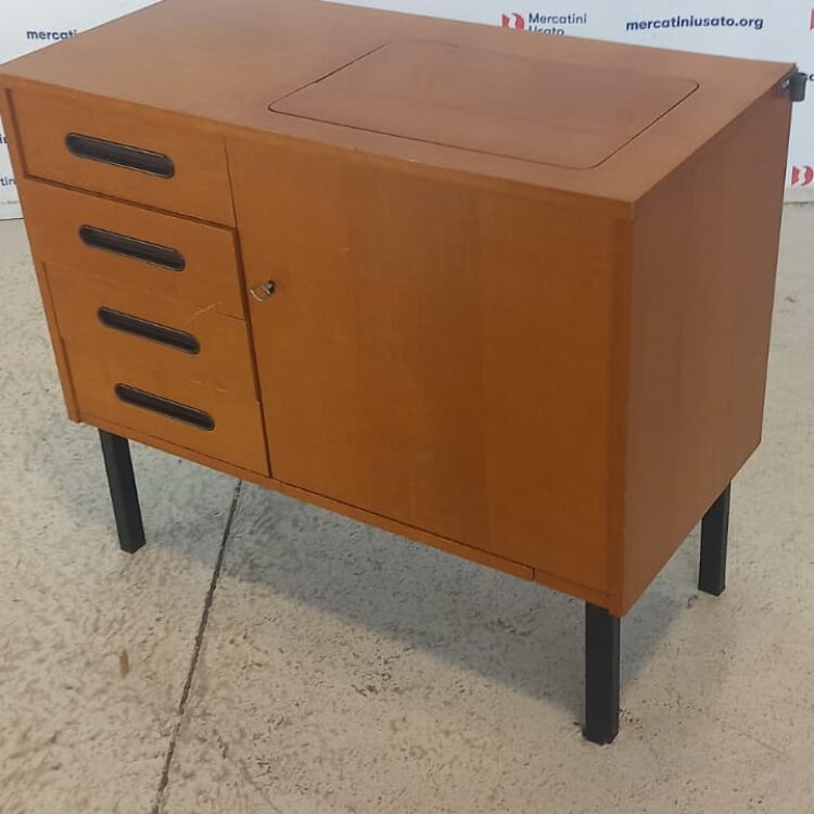 Mobiletto Anni ’60 con Macchina da Cucire Singer