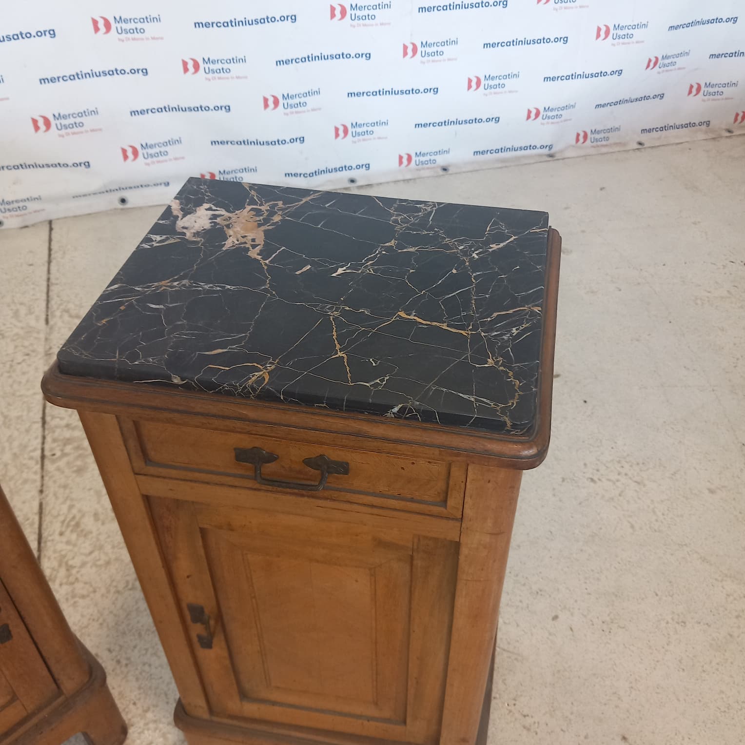 Coppia di Comodini Liberty con Piano in Marmo - immagine 5