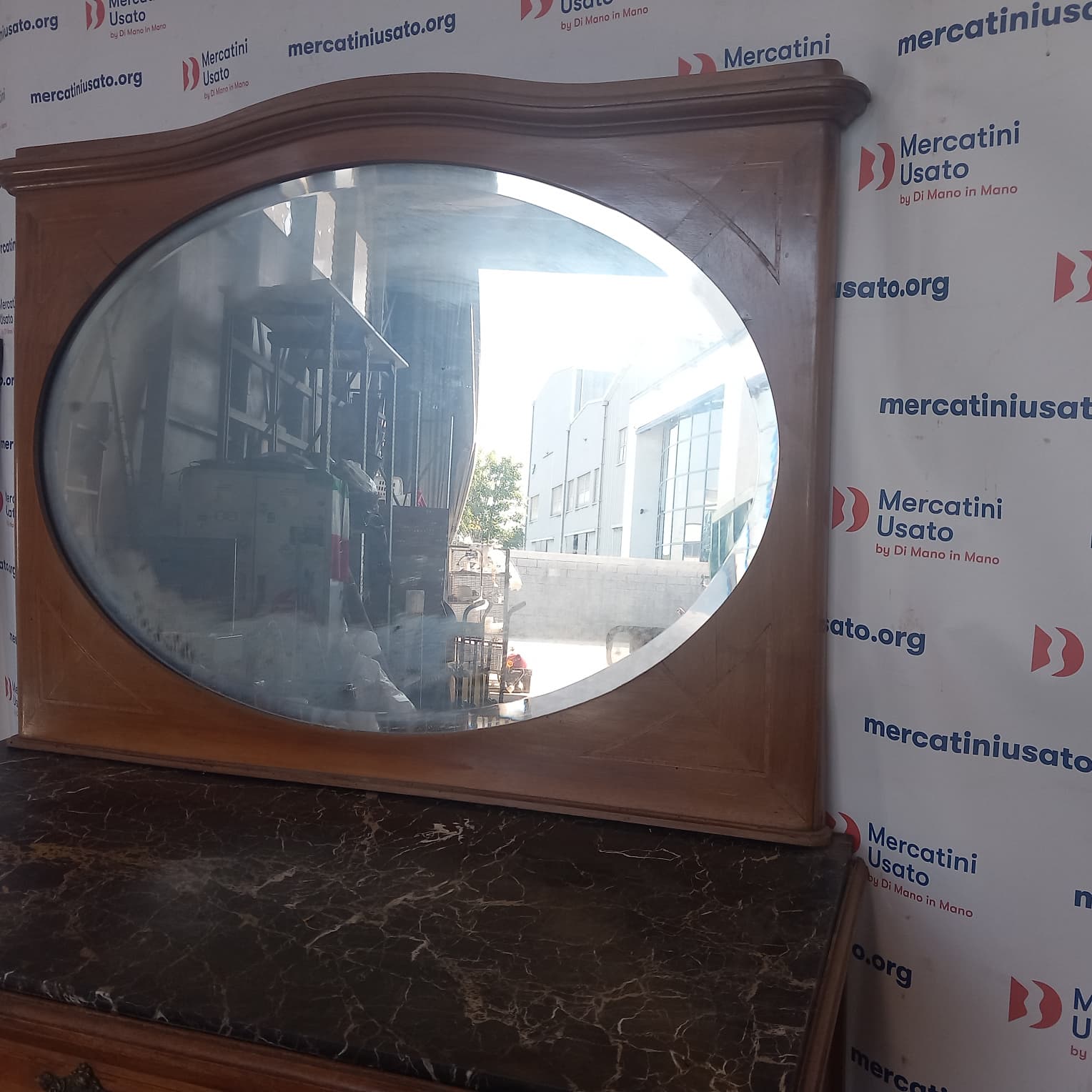 Cassettone Antico in Legno con Specchio Ovale - immagine 4