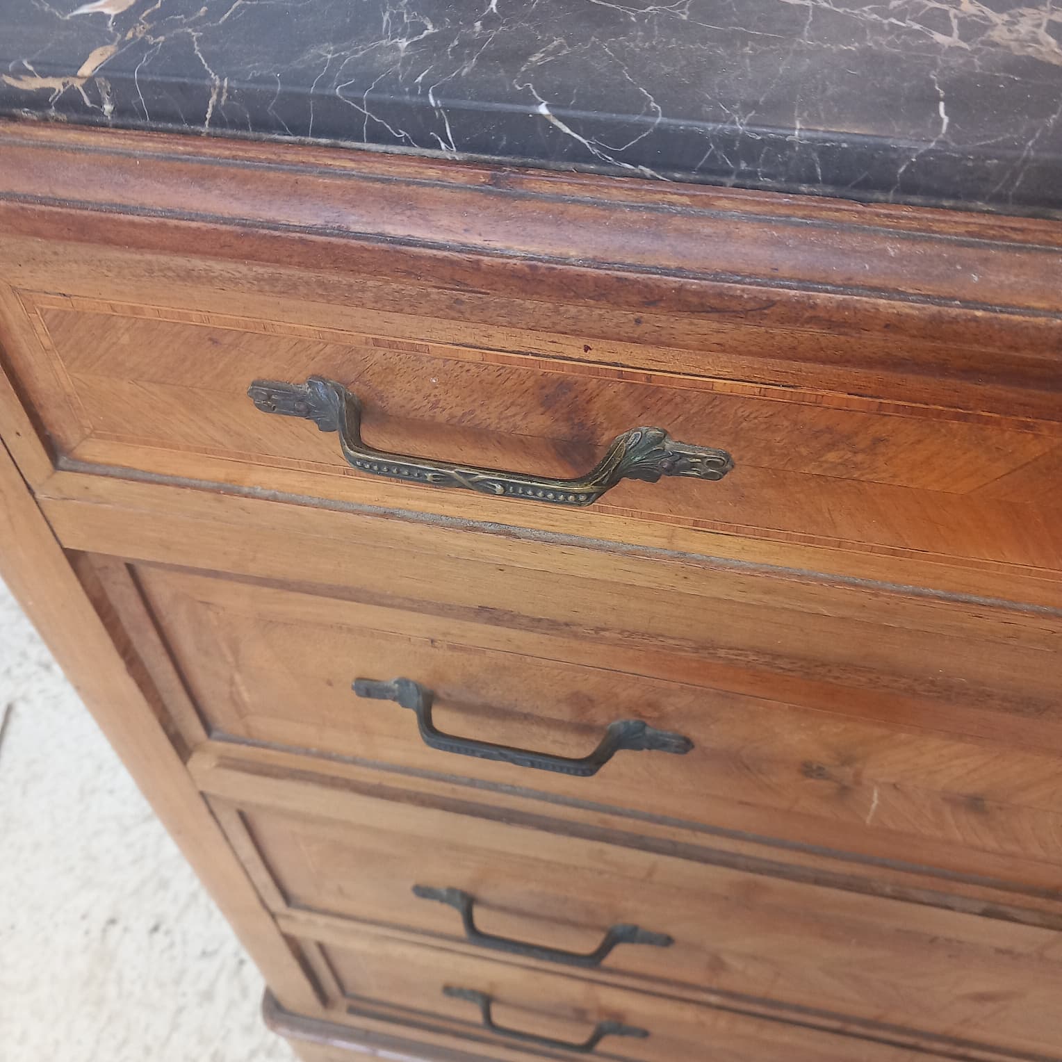 Cassettone Antico in Legno con Specchio Ovale - immagine 5