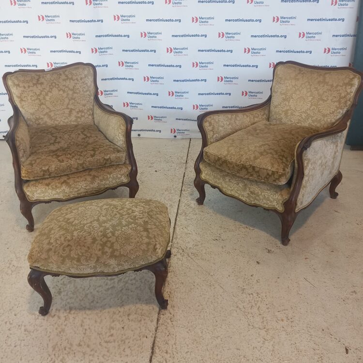 Coppia di poltrone e pouf