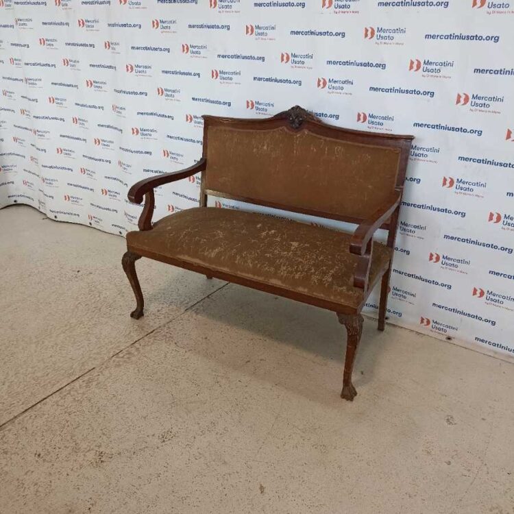 Divano in stile Carlo X prima metà 900