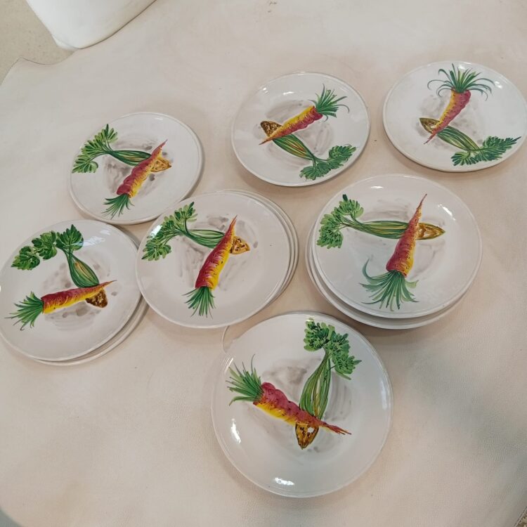 16 Piatti In Ceramica Dipinta A Tema Vegetale ’60 ’70