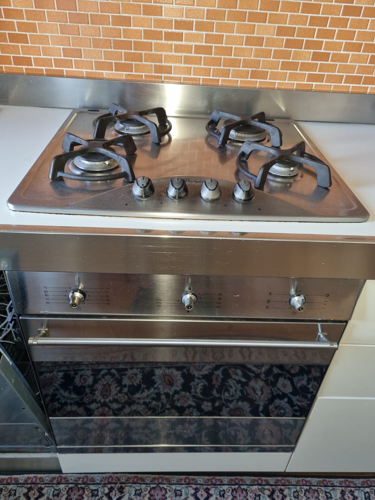 Piccola Cucina lineare con elettrodomestici - immagine 5