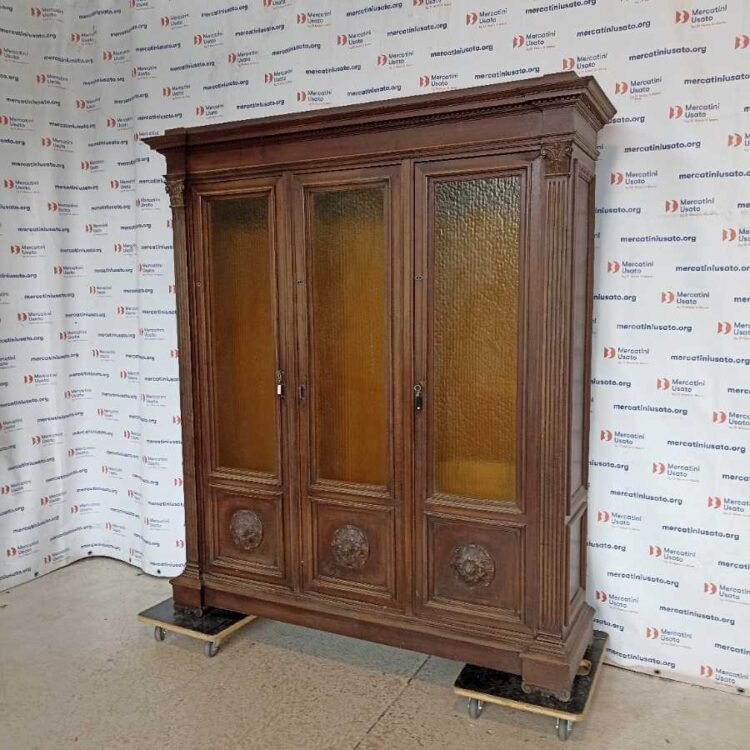 Vetrina in stile di metà 900