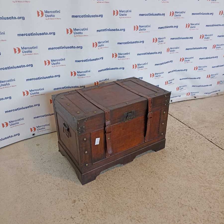 Baule Borchiato Vintage