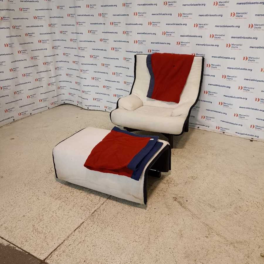 Poltrona con Pouf Sinbad Magistretti Cassina