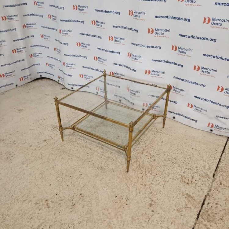 Tavolino da salotto in ottone quadrato