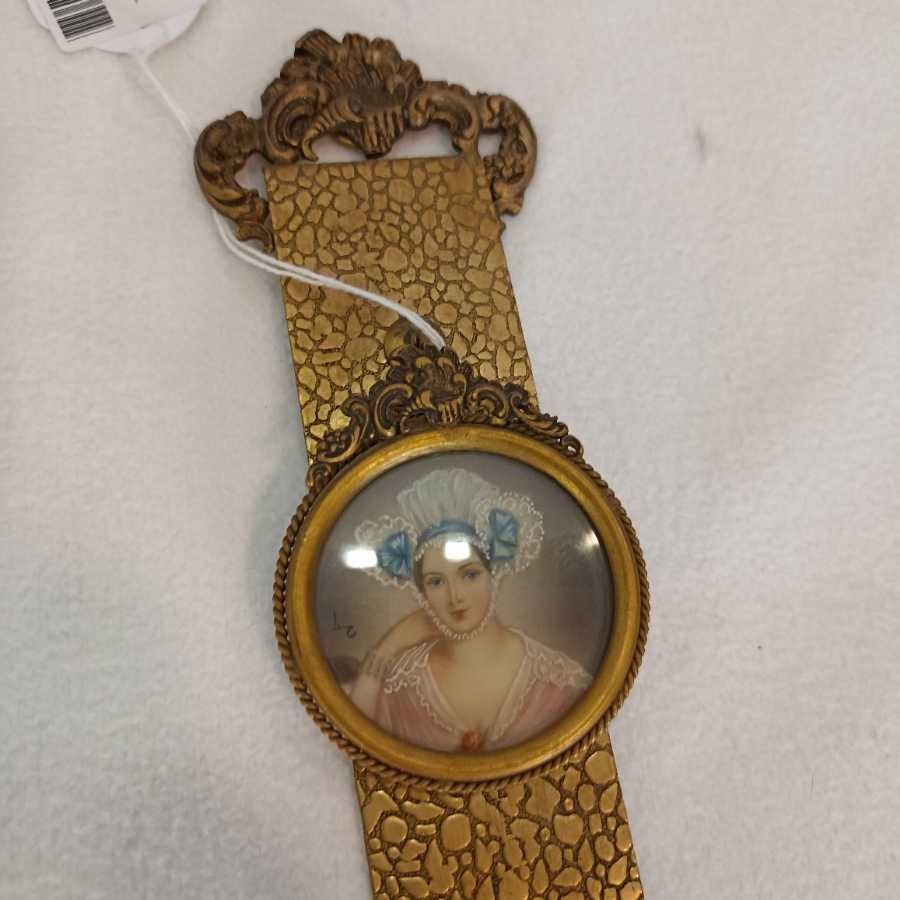 Tre Cornicette Rotonde In Bronzo Dorato Con Damine - immagine 4