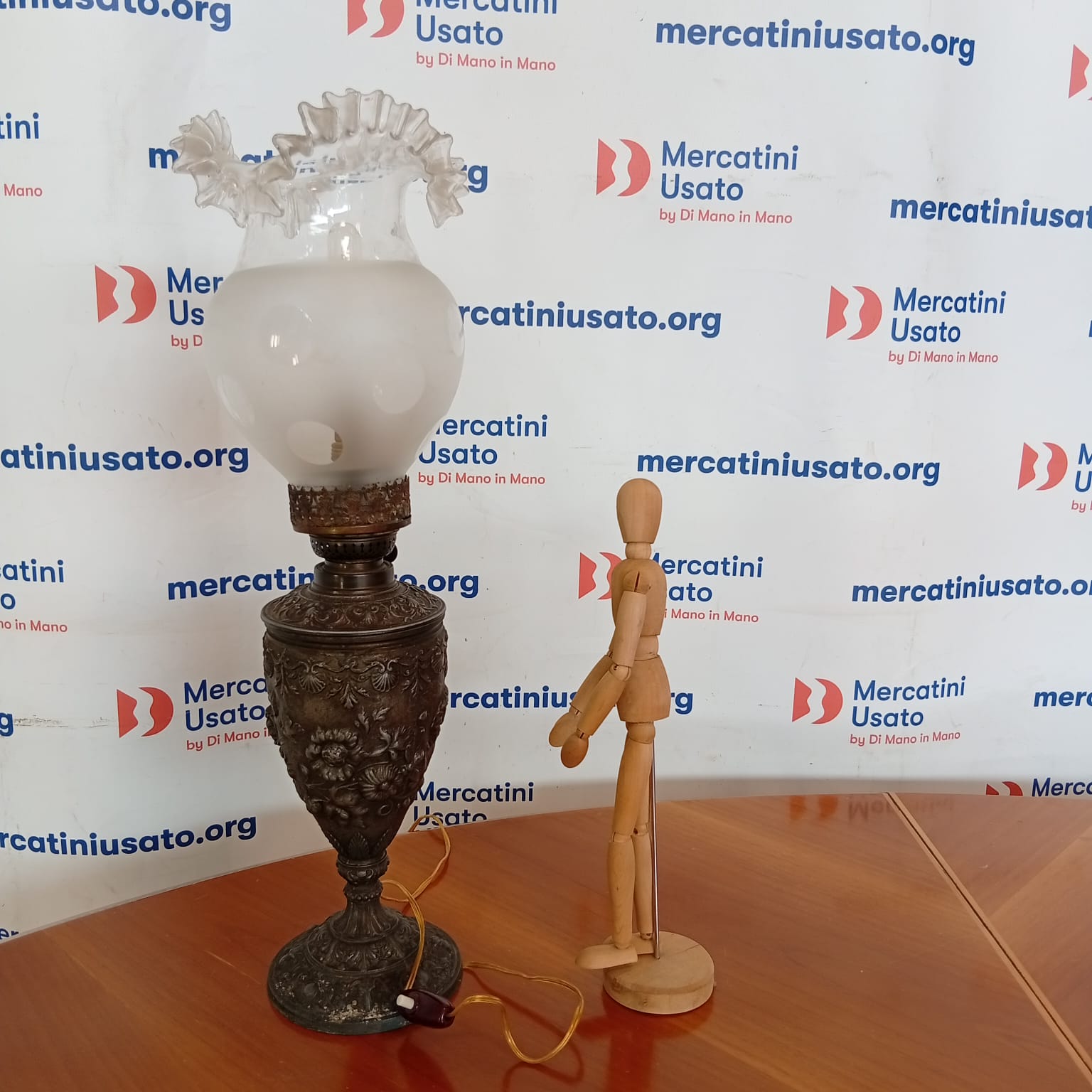 Lampada Ad Olio In Metallo Sbalzato - immagine 2