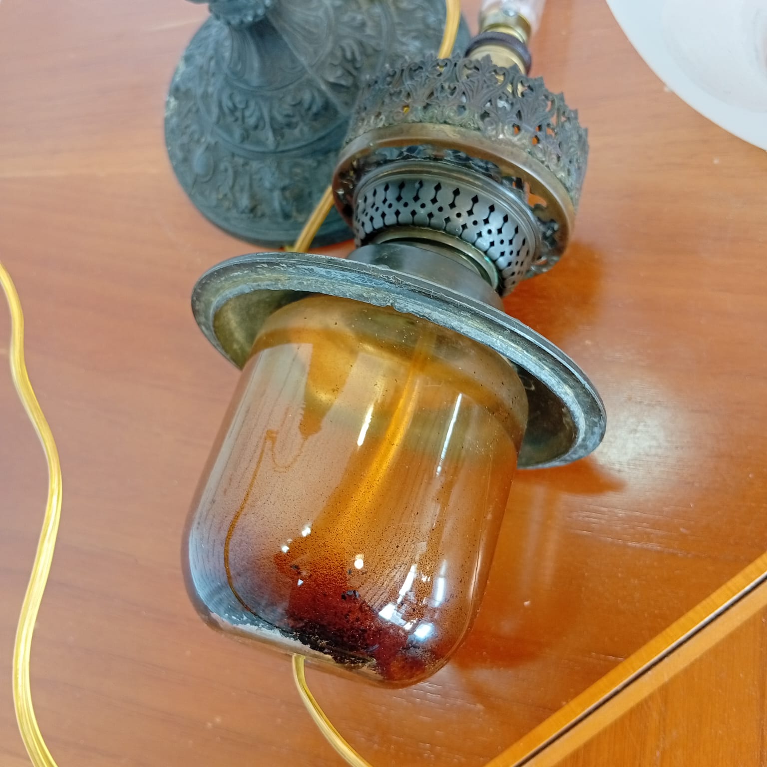Lampada Ad Olio In Metallo Sbalzato - immagine 5