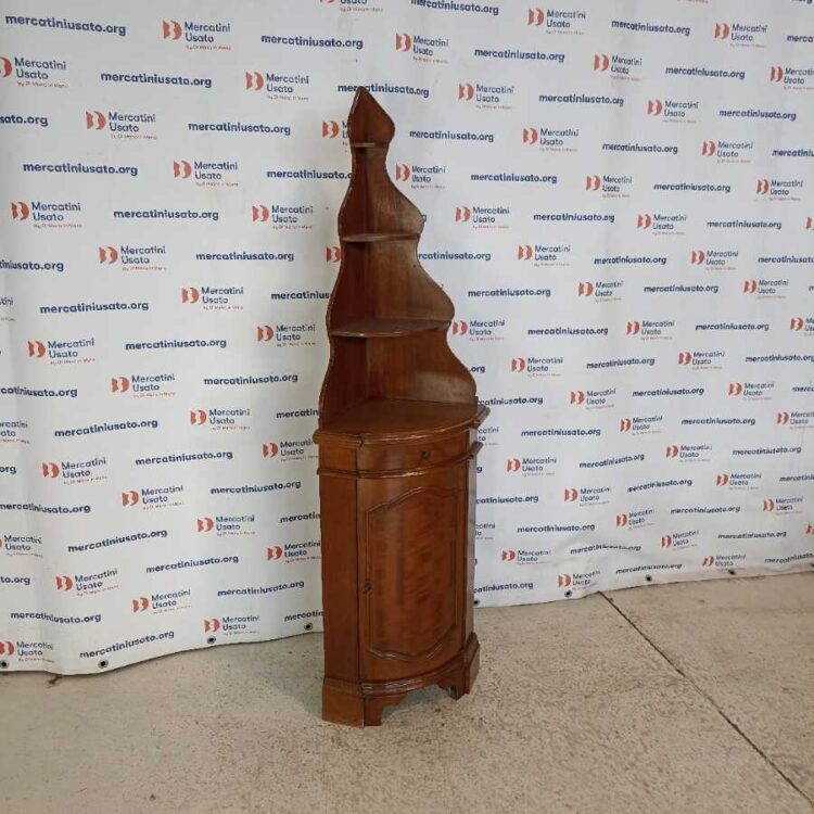 Piccola Angoliera con piattaia in stile