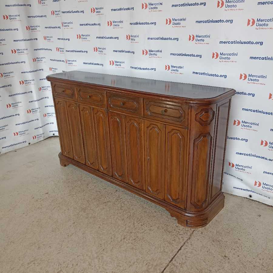Credenza intagliata in stile metà 900