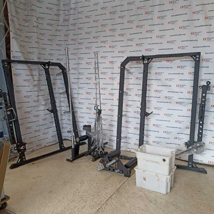 Rack Machine Lacertosus con dischi e accessori